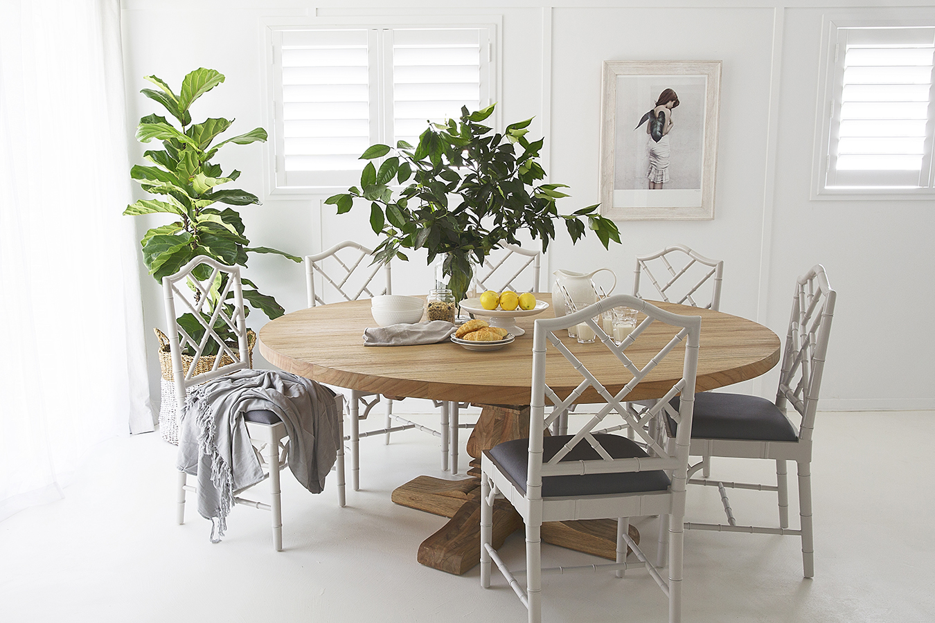 New Port Round Dinning Table