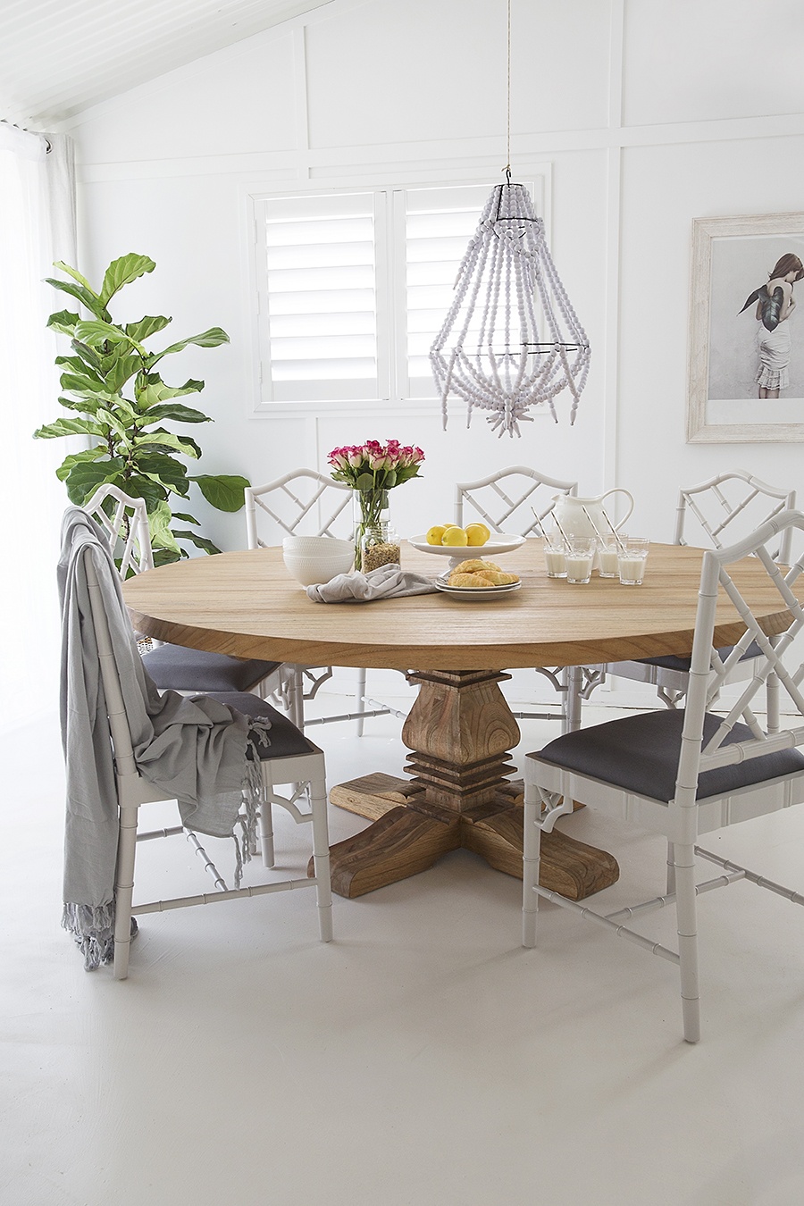 New Port Round Dinning Table