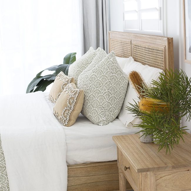 Hamilton Cane Bed