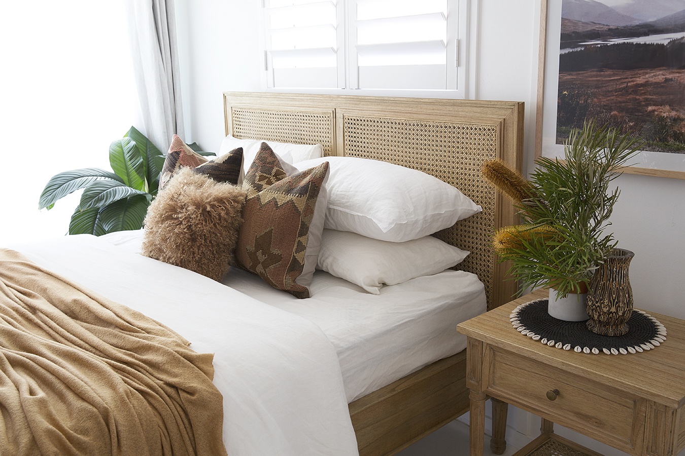Hamilton Cane Bed