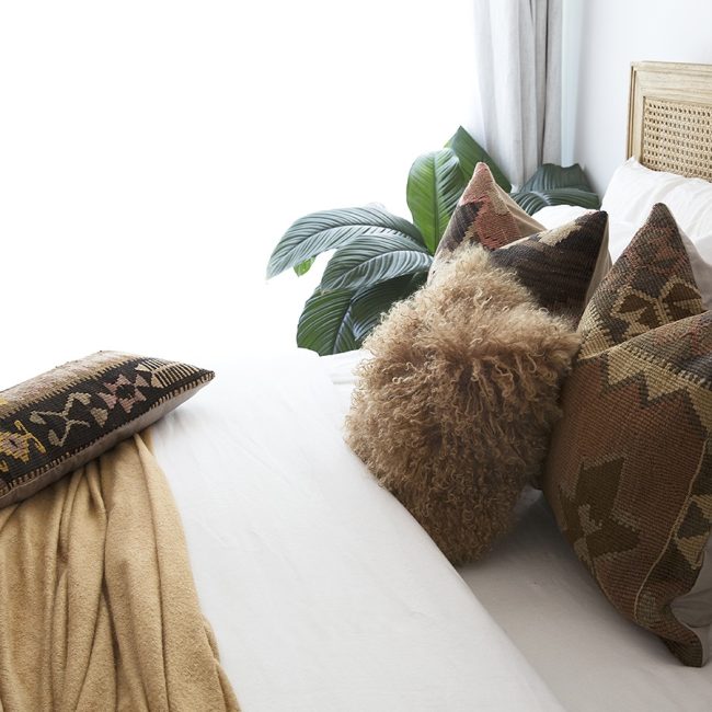 Hamilton Cane Bed