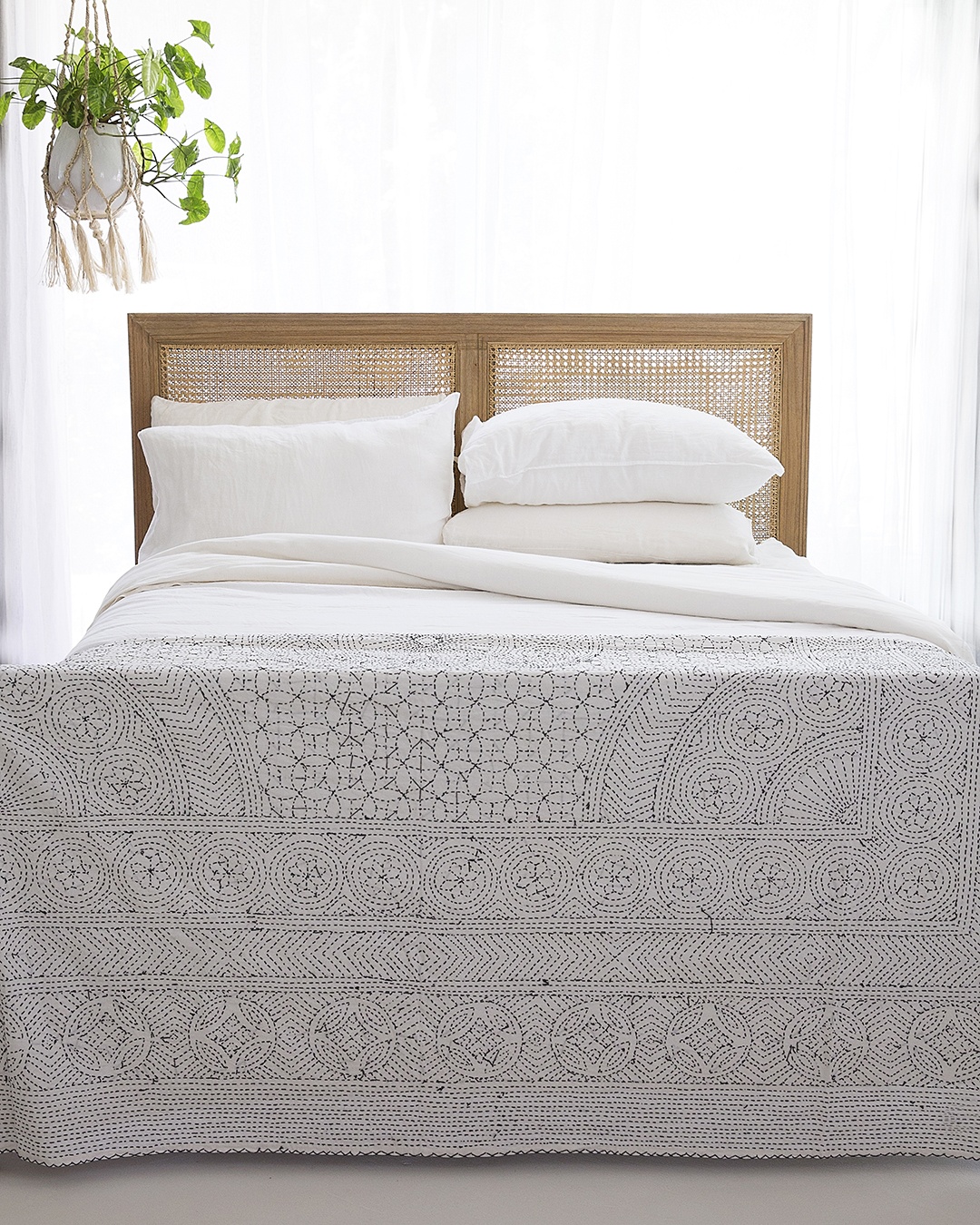 Hamilton Cane Bed