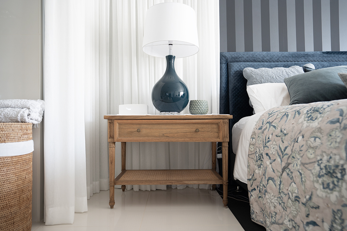 Hamilton Nightstand / Bedside - Weathered Oak - 91cm - Image 13