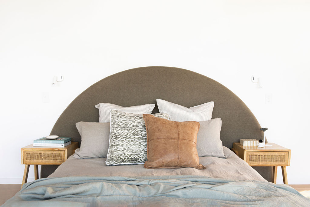 Castaway Bedside Table - Image 19