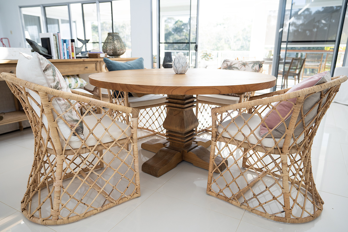 Newport Round Pedestal Table - 120cm - Image 13