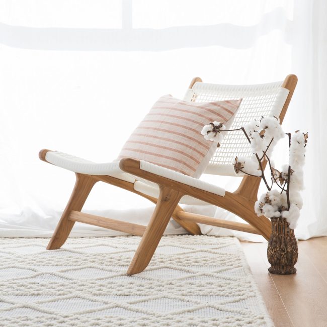 Zen accent chair