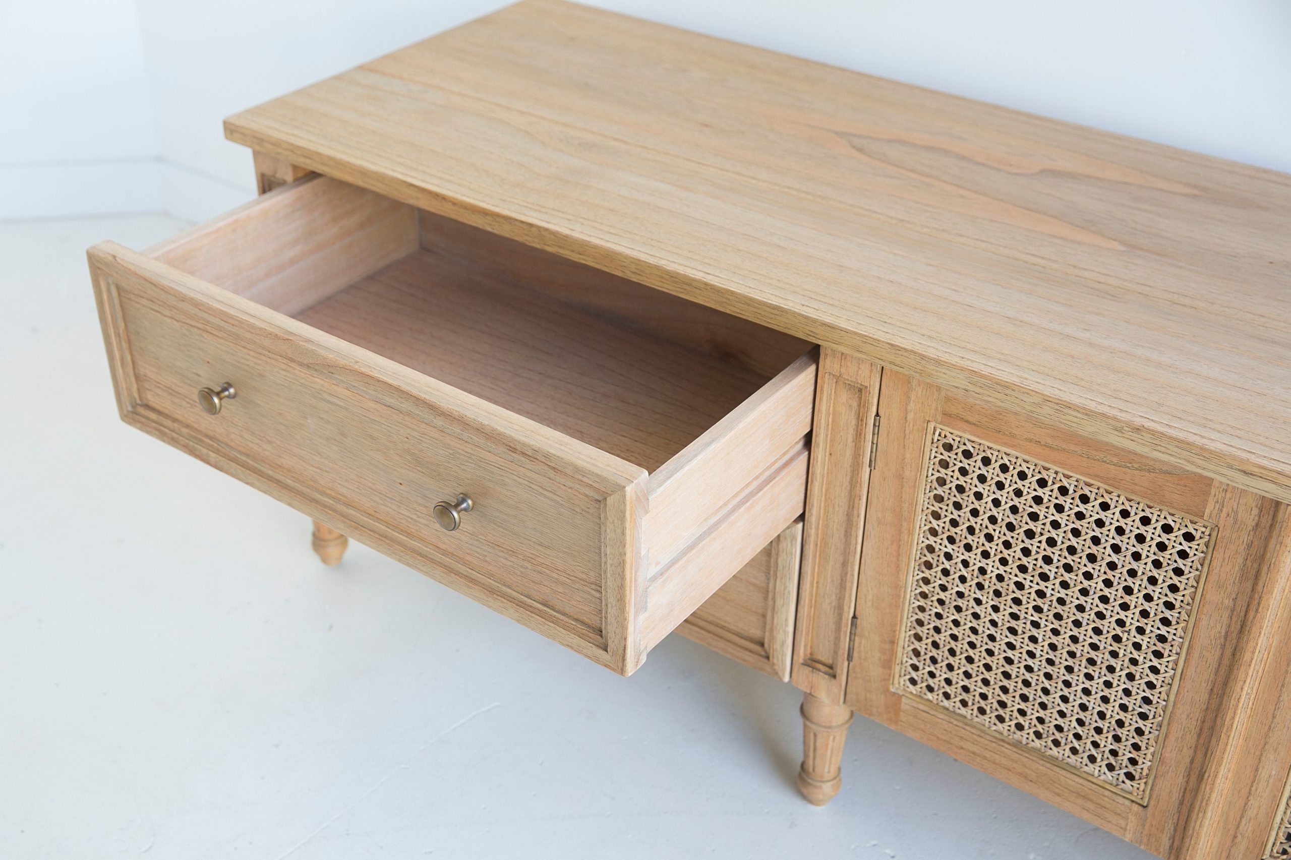 Hamilton entertainment unit