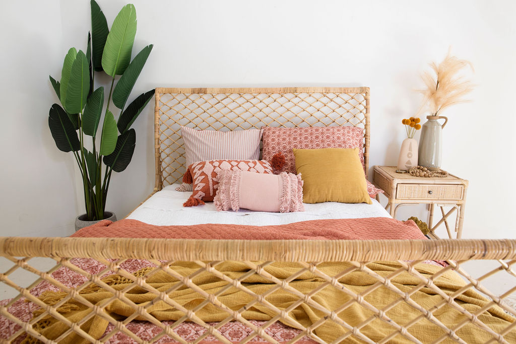 Jessie Woven Bed