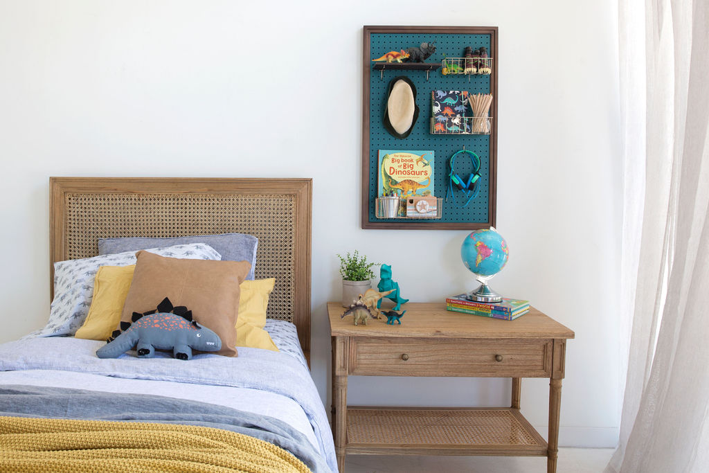 Hamilton cane bed