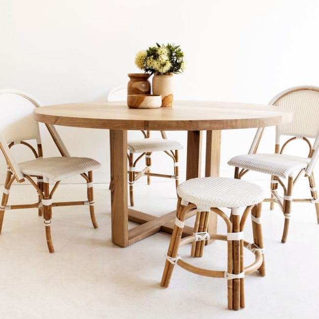 St Ives dining table