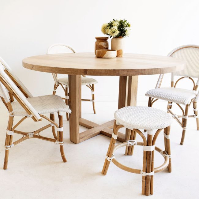 St Ives dining table