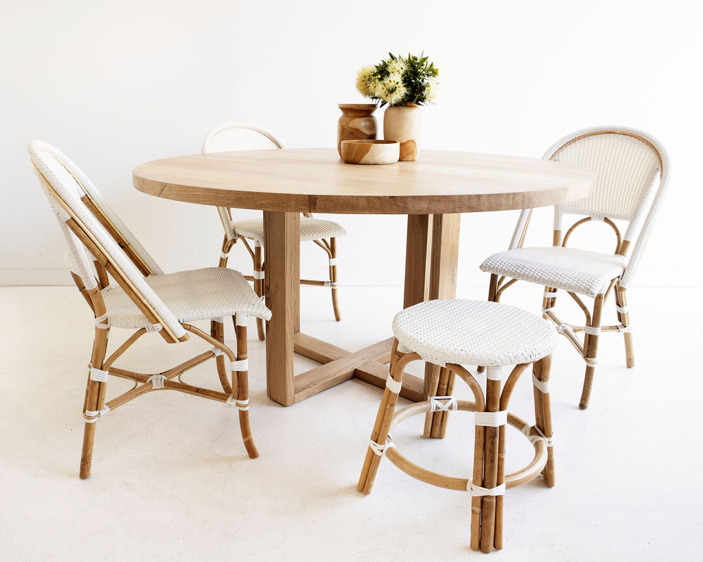 St Ives dining table