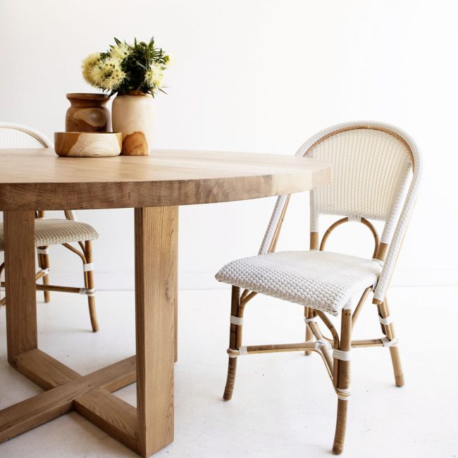 St Ives dining table