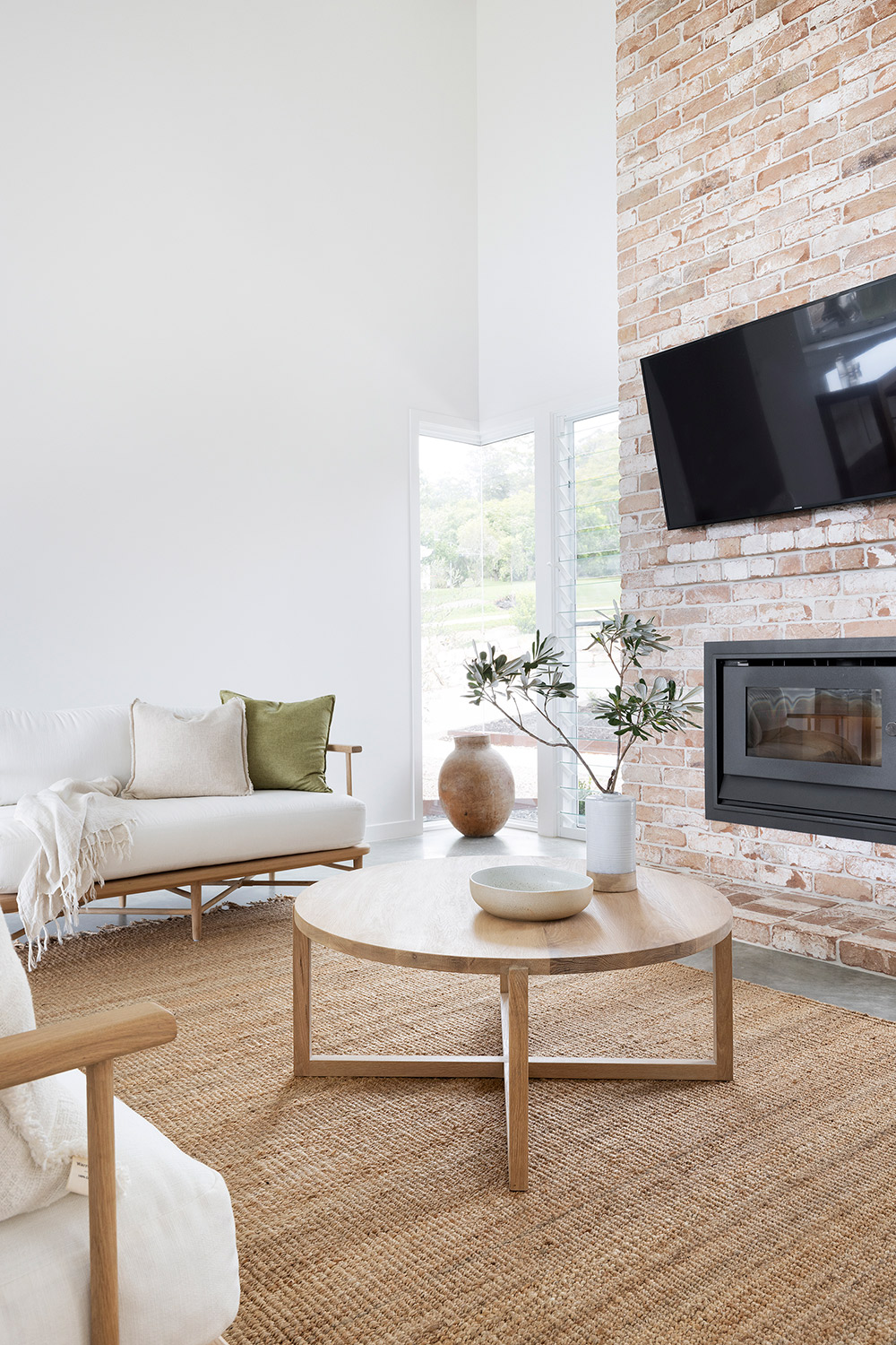Clovelly Round Coffee Table - 80cm - Image 10