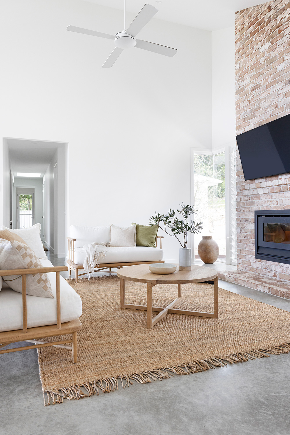 Clovelly Round Coffee Table - 80cm - Image 8