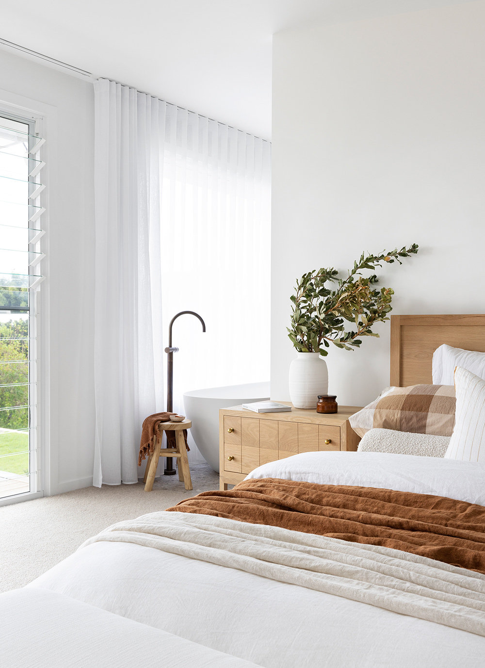 Clovelly Bed - Super King Size - American Oak - Image 12