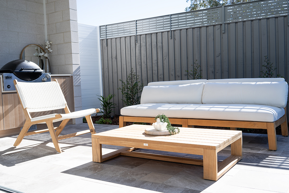 Whitehaven Outdoor 3 Seater Sofa - Image 13