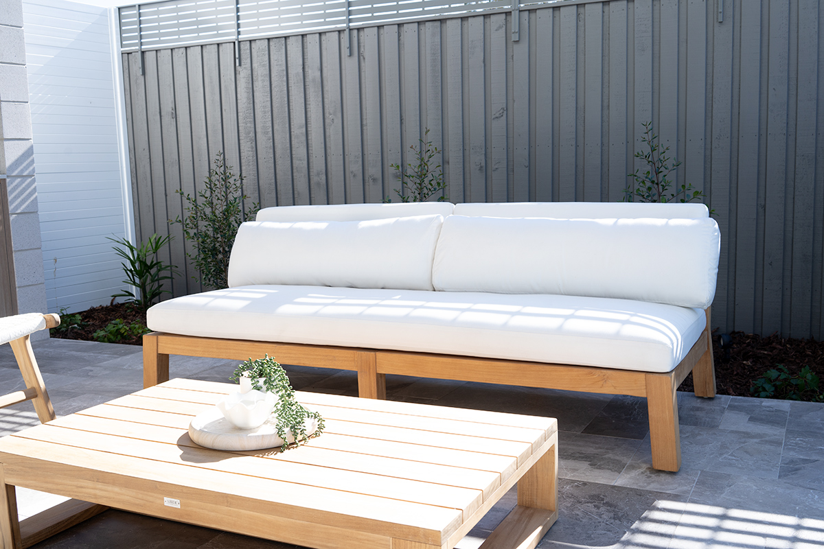 Whitehaven Outdoor 3 Seater Sofa - Image 14