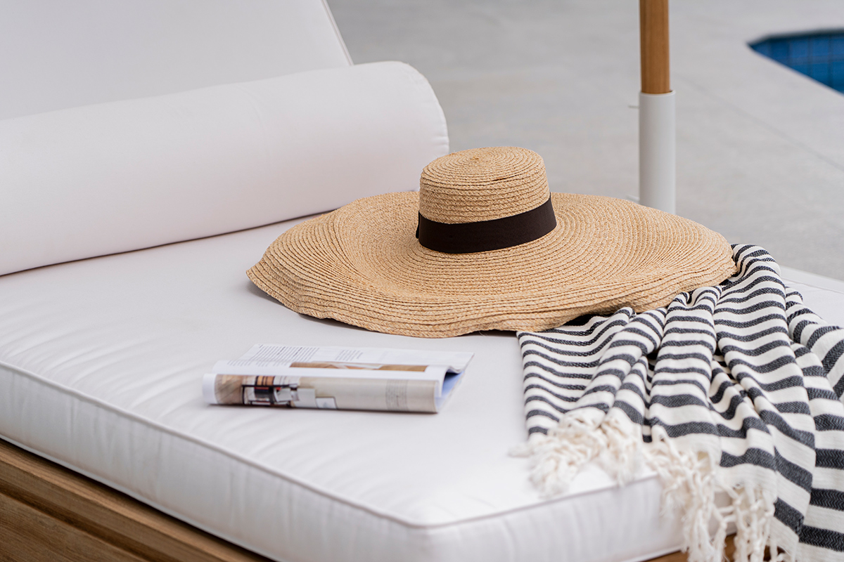 Avila Outdoor Sunlounger - Image 37