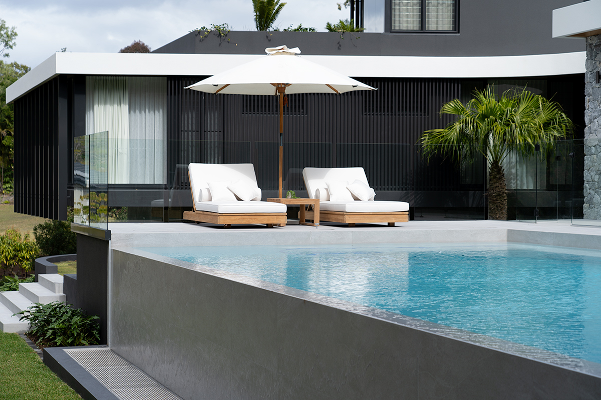Avila Outdoor Sunlounger - Image 49