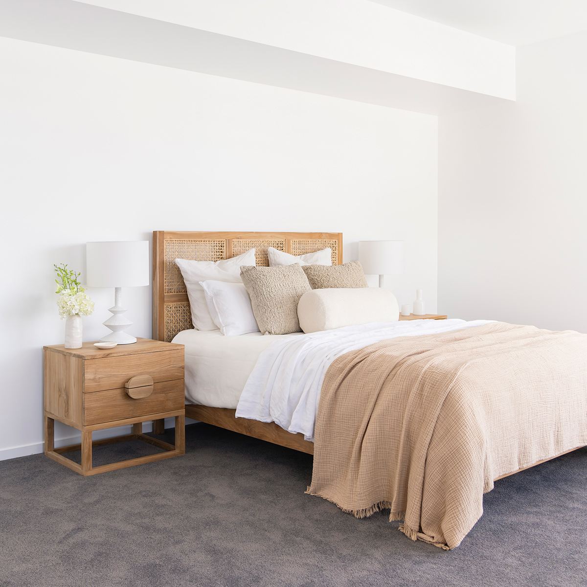 Fernando Bed- King - Image 2