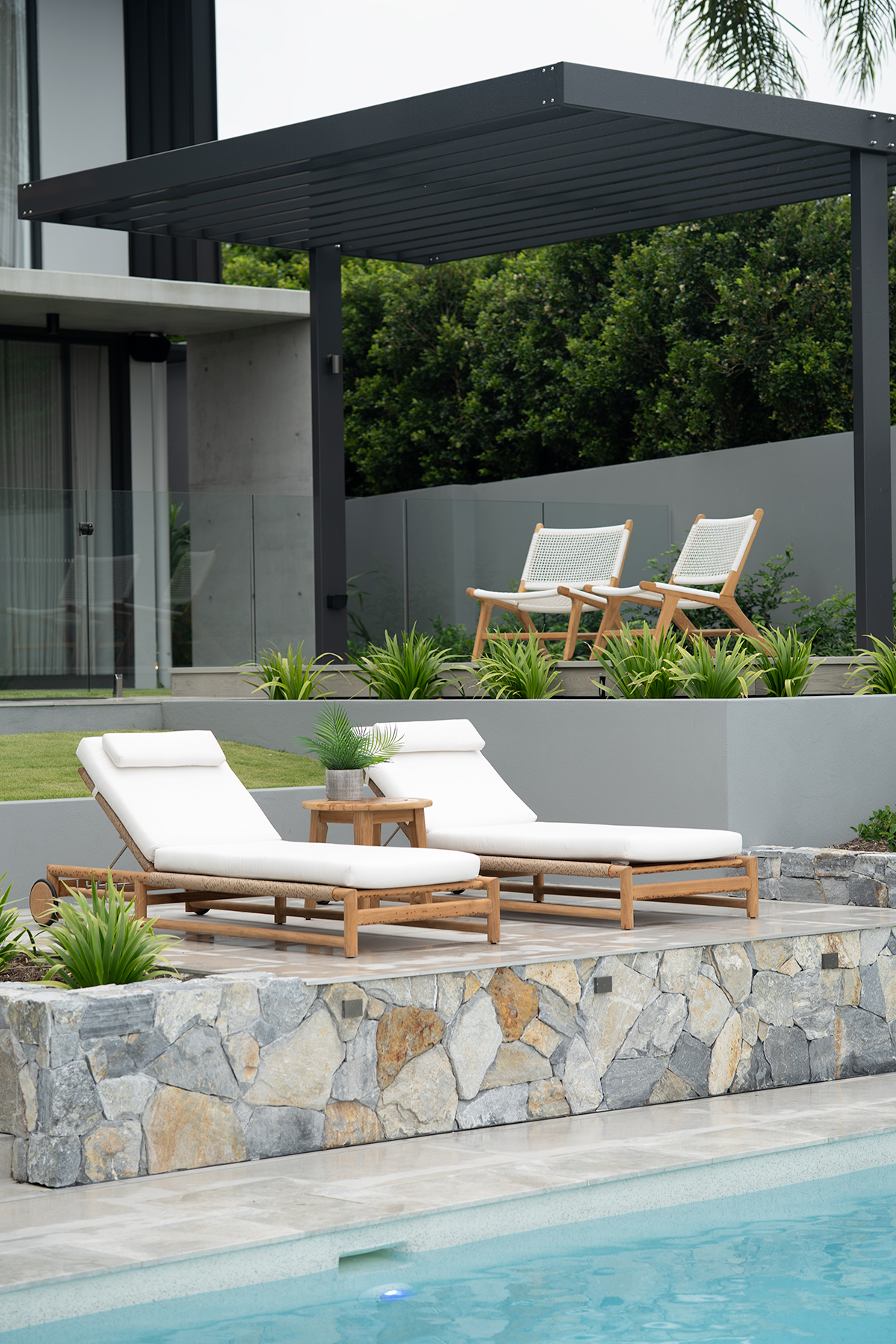 Esperance Outdoor Sunlounger - Image 17