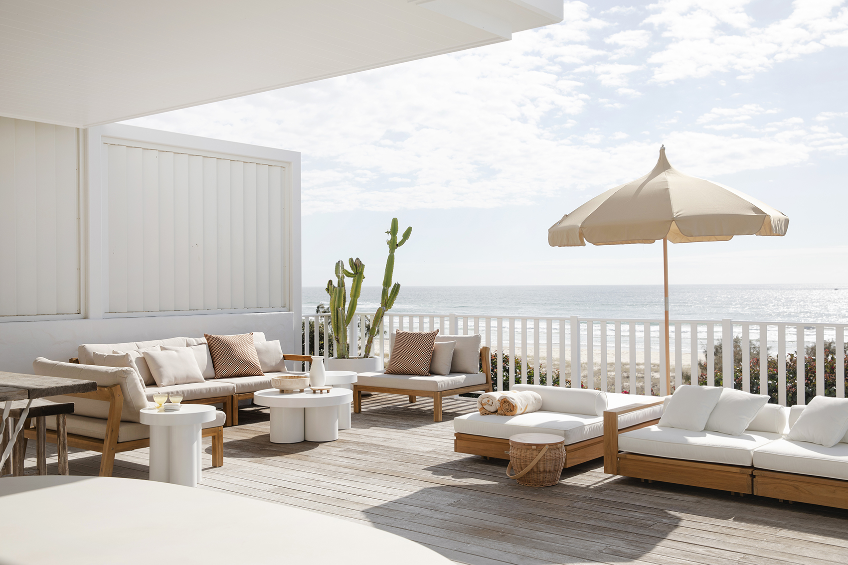 Avila Outdoor Double Sunlounger With Arms - Image 15