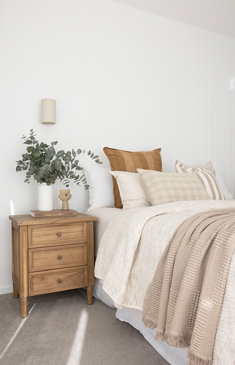 Hamilton Bedside Table - 3 Drawer - Weathered Oak - Image 2