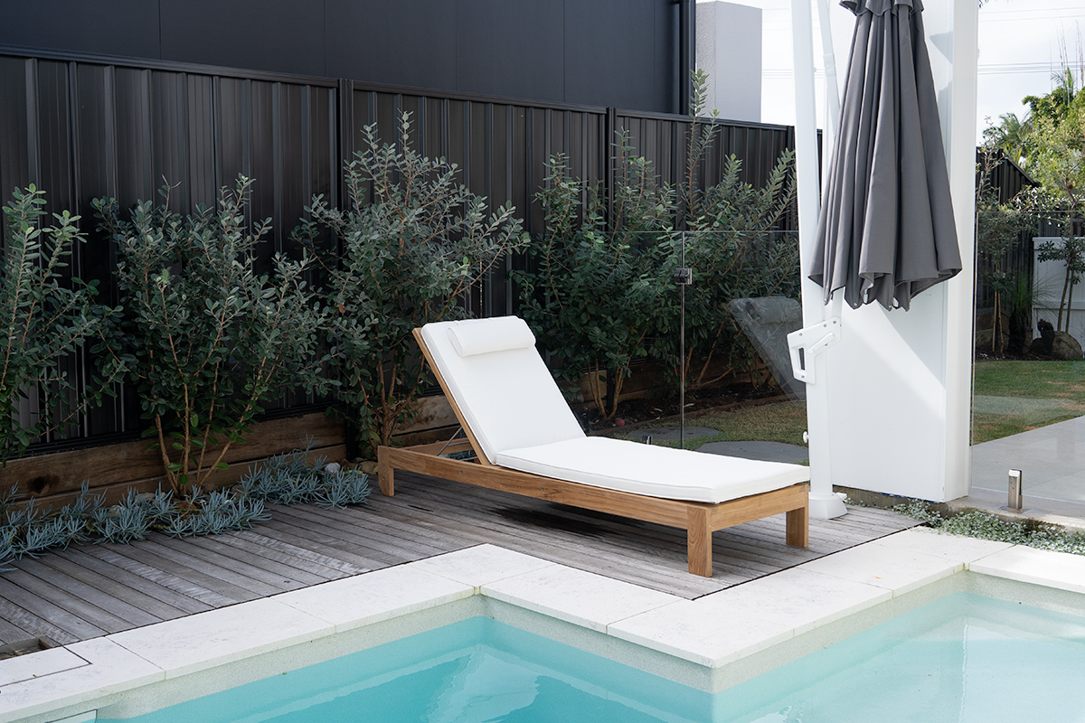 Barcelona Outdoor Sunlounger - Image 18