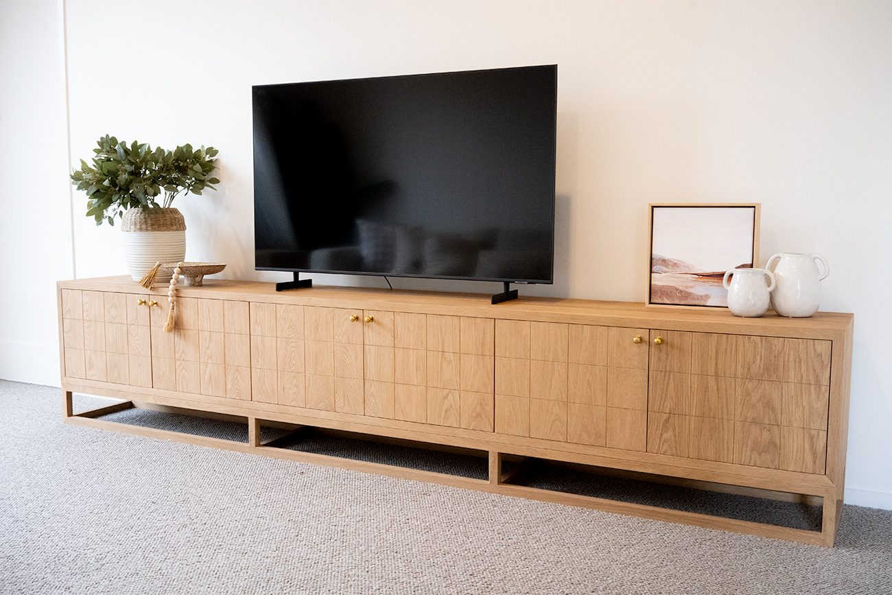 Lisette Entertainment Unit - Six Door - Image 11