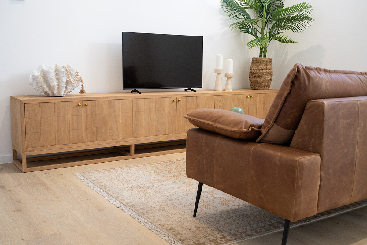 Lisette Entertainment Unit - Six Door - Image 12
