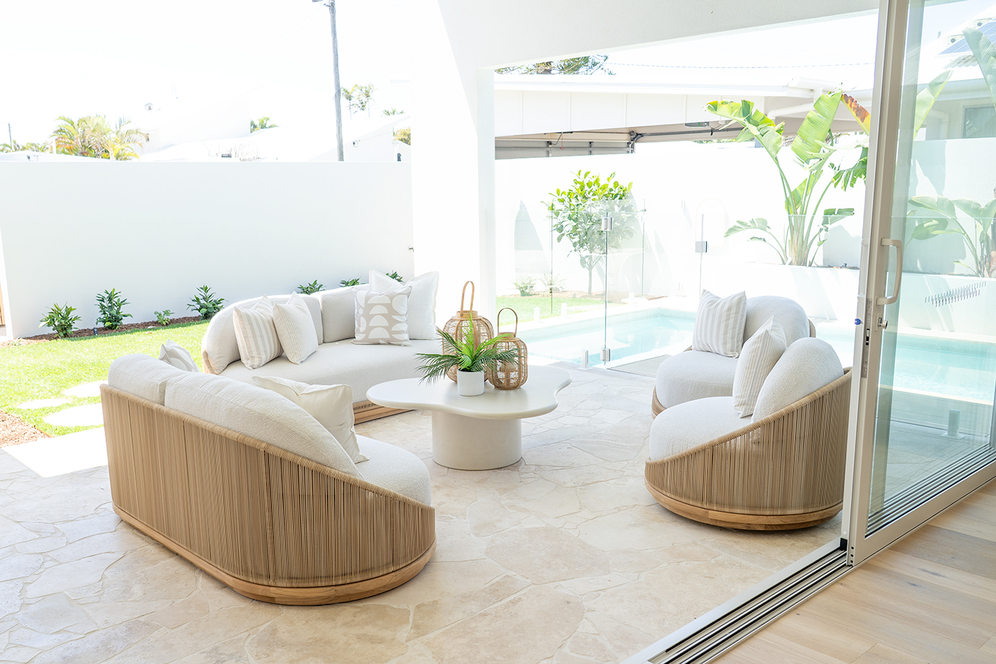 Avoca Outdoor Sofa - 1 Seater Swivel - Natural - Image 17