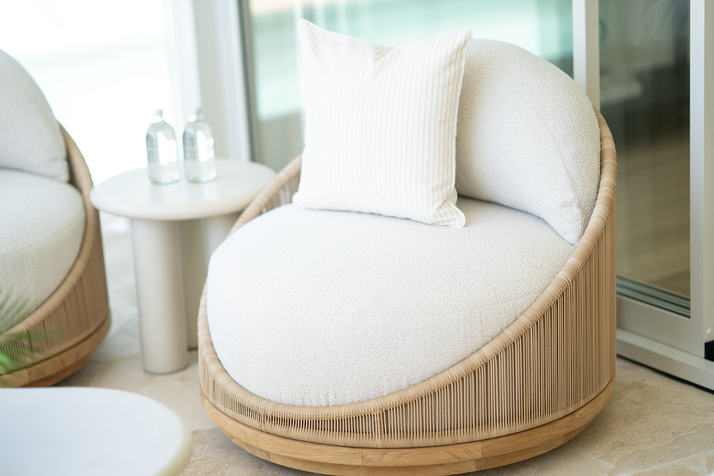 Avoca Outdoor Sofa - 1 Seater Swivel - Natural - Image 2