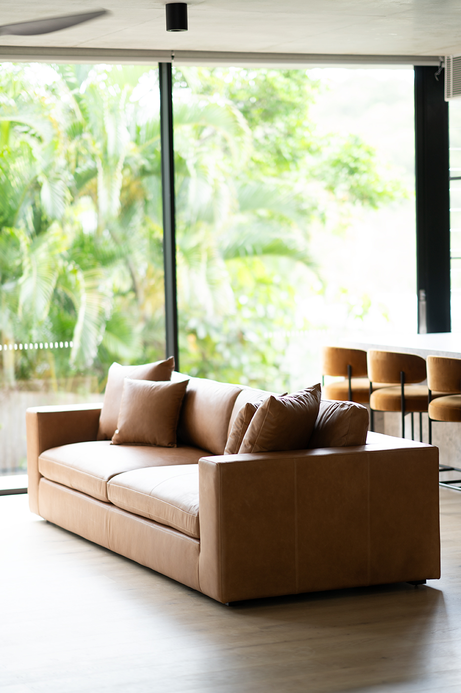 Ziggie 4 Seater Sofa - Trends Saddle Leather - Image 2
