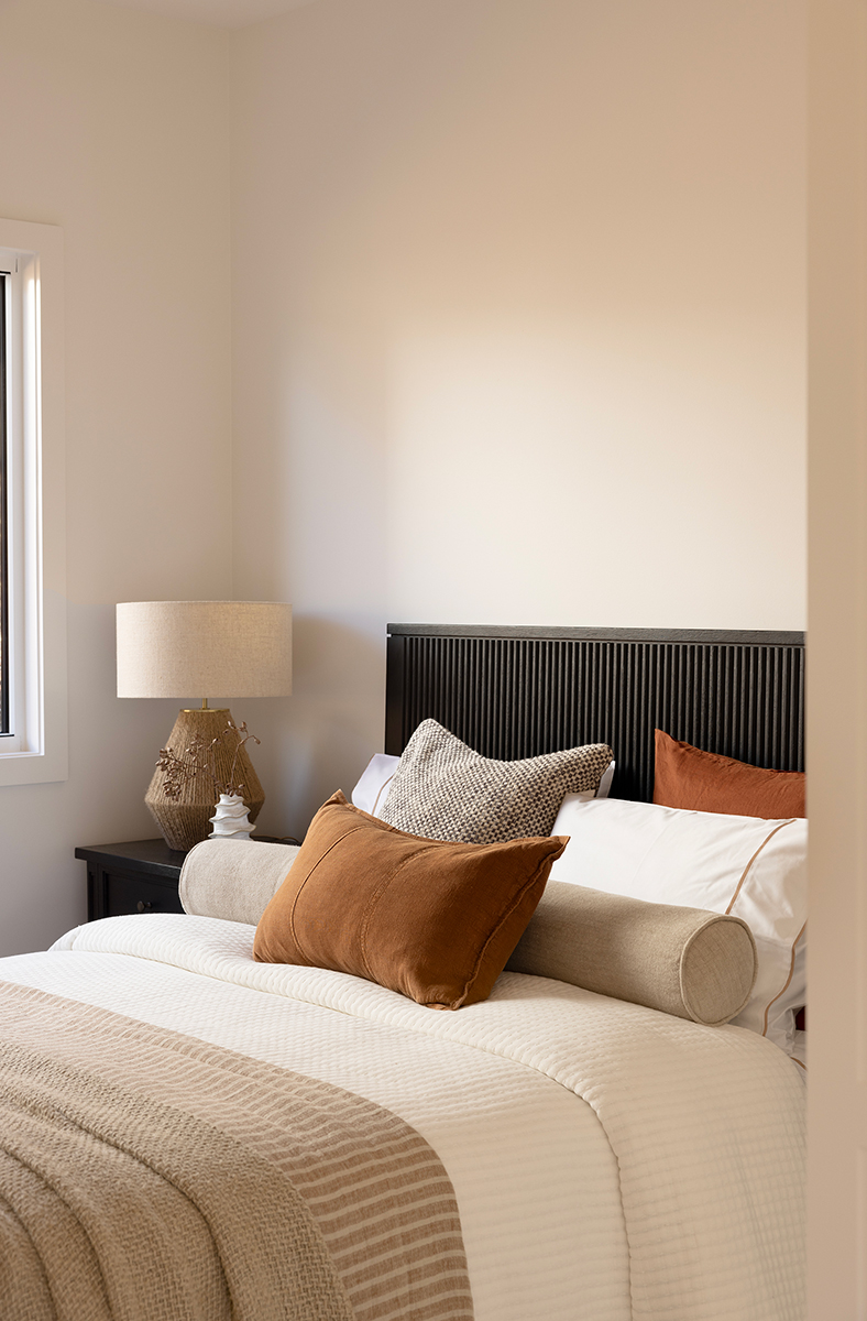 Harlow Bedhead - Black Oak - Image 2