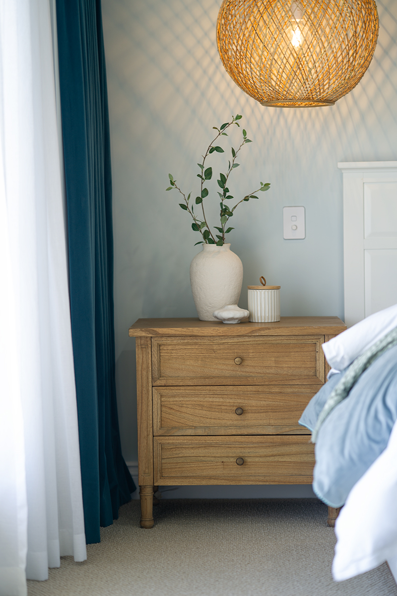 Hamilton Bedside Table - 3 Drawer - Weathered Oak - 70cm - Image 2
