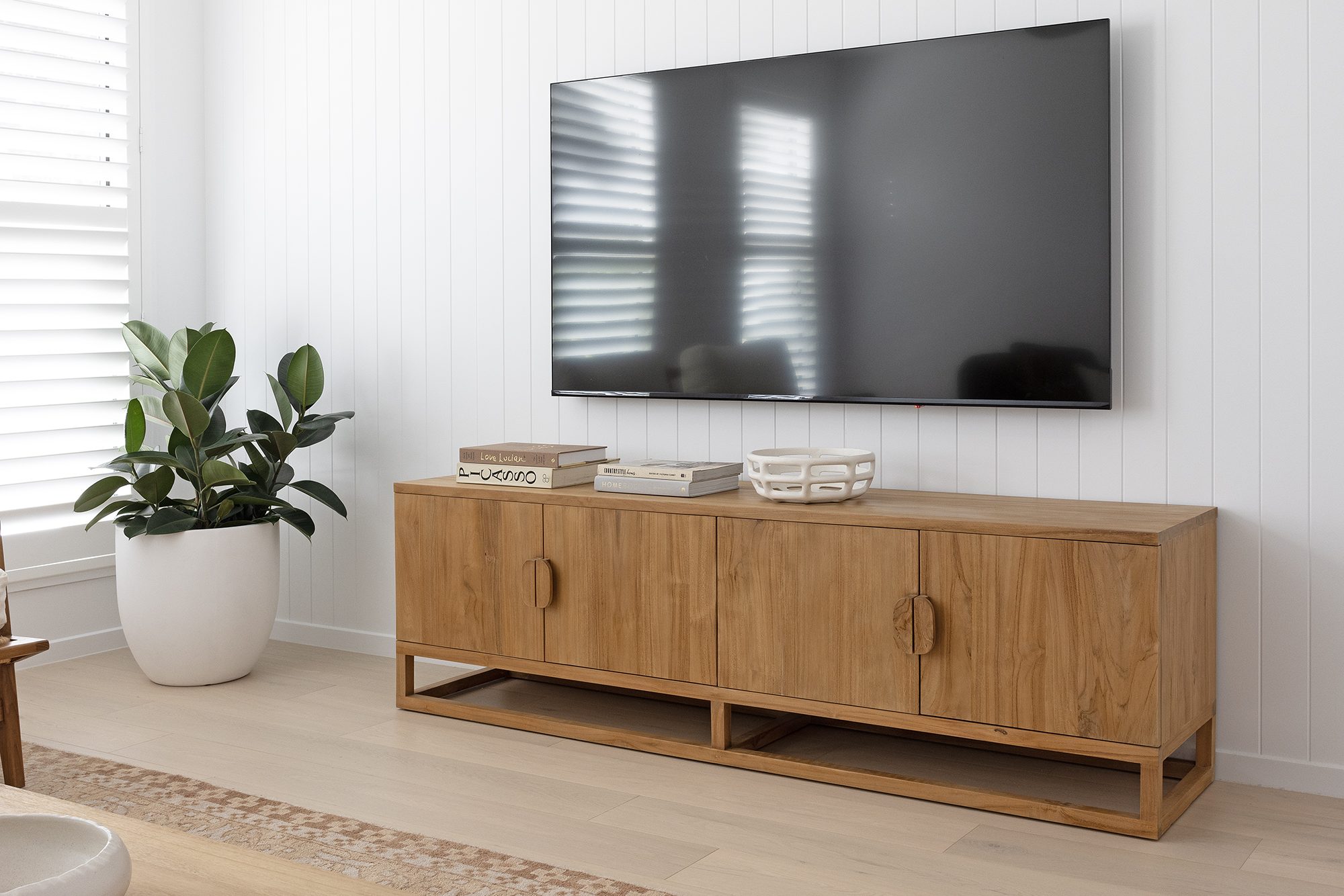 Eden Entertainment Unit