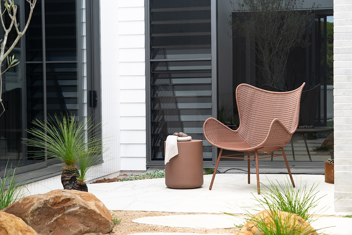Amos Outdoor Wingchair - Brique - Image 11